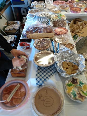 HolidayBakeSale2021 3
